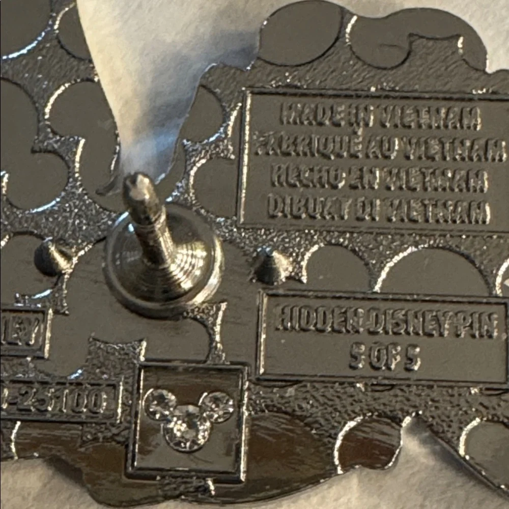 Disney MUPPETS KERMIT THE FROG GREEN STORY PIN - Hidden Mickey 2025 World Wave B - Picture 4 of 5